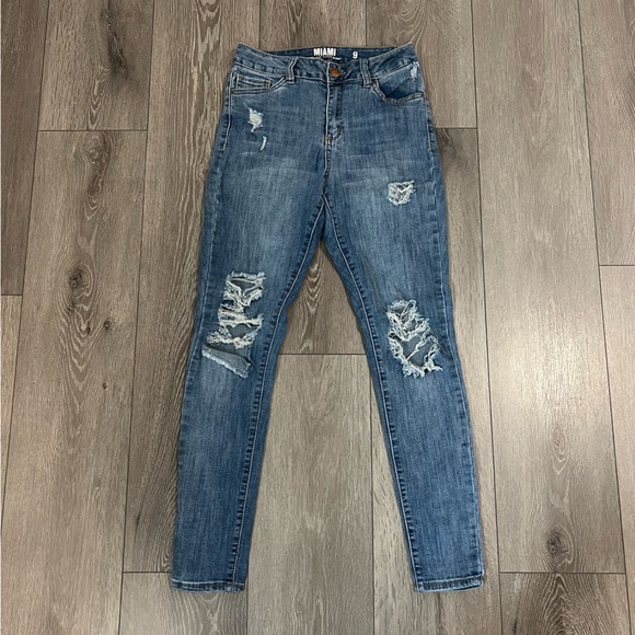 Jeans - Picture 2 of 4